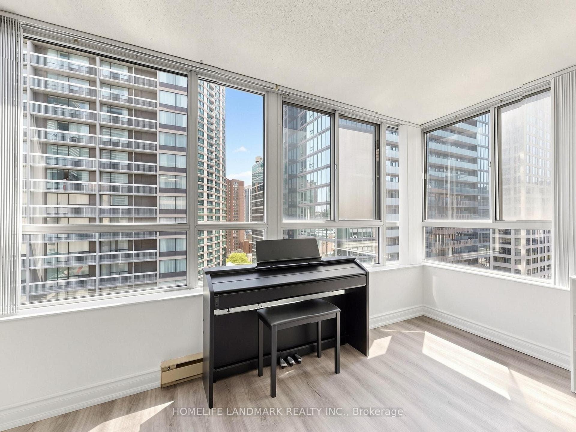 44 Gerrard Street Unit 1507 photo 9