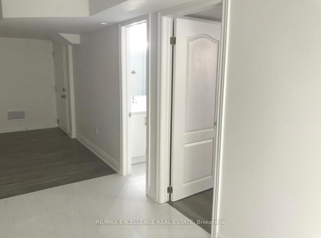 28 Culture Crescent Unit Bsmt photo 5