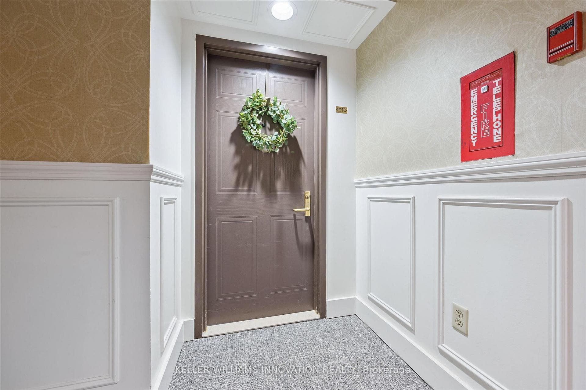 265 Westcourt Place Unit 1010 photo 3