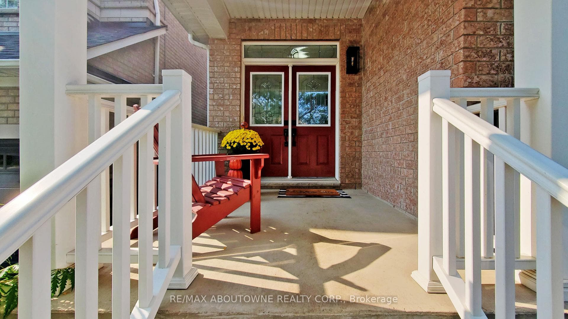 14 Saffron Crescent photo 4