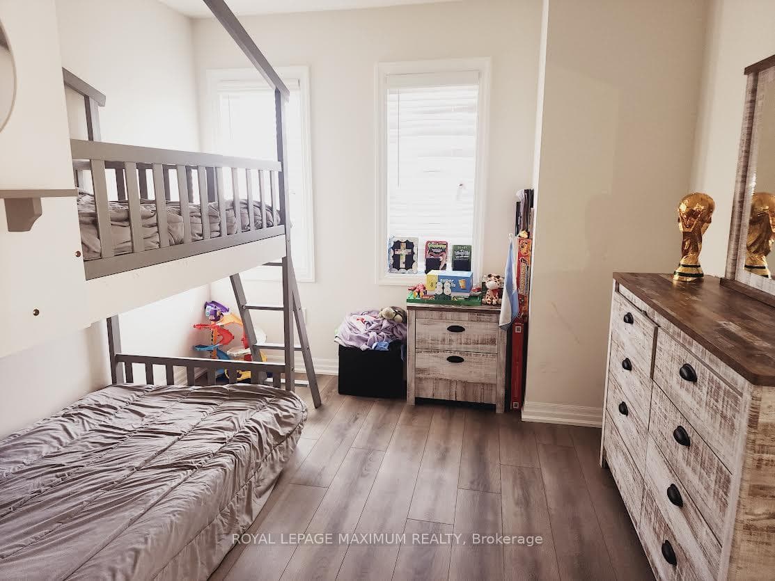 20 Stella Crescent photo 13