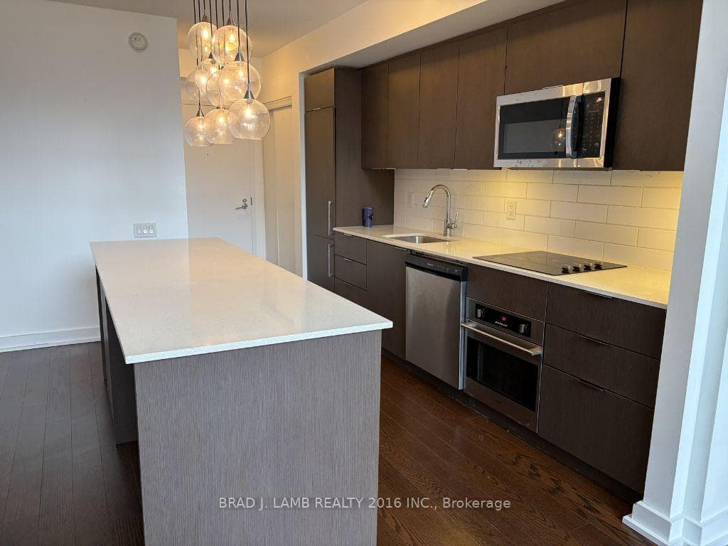 5 Hanna Avenue Unit 328 photo 6