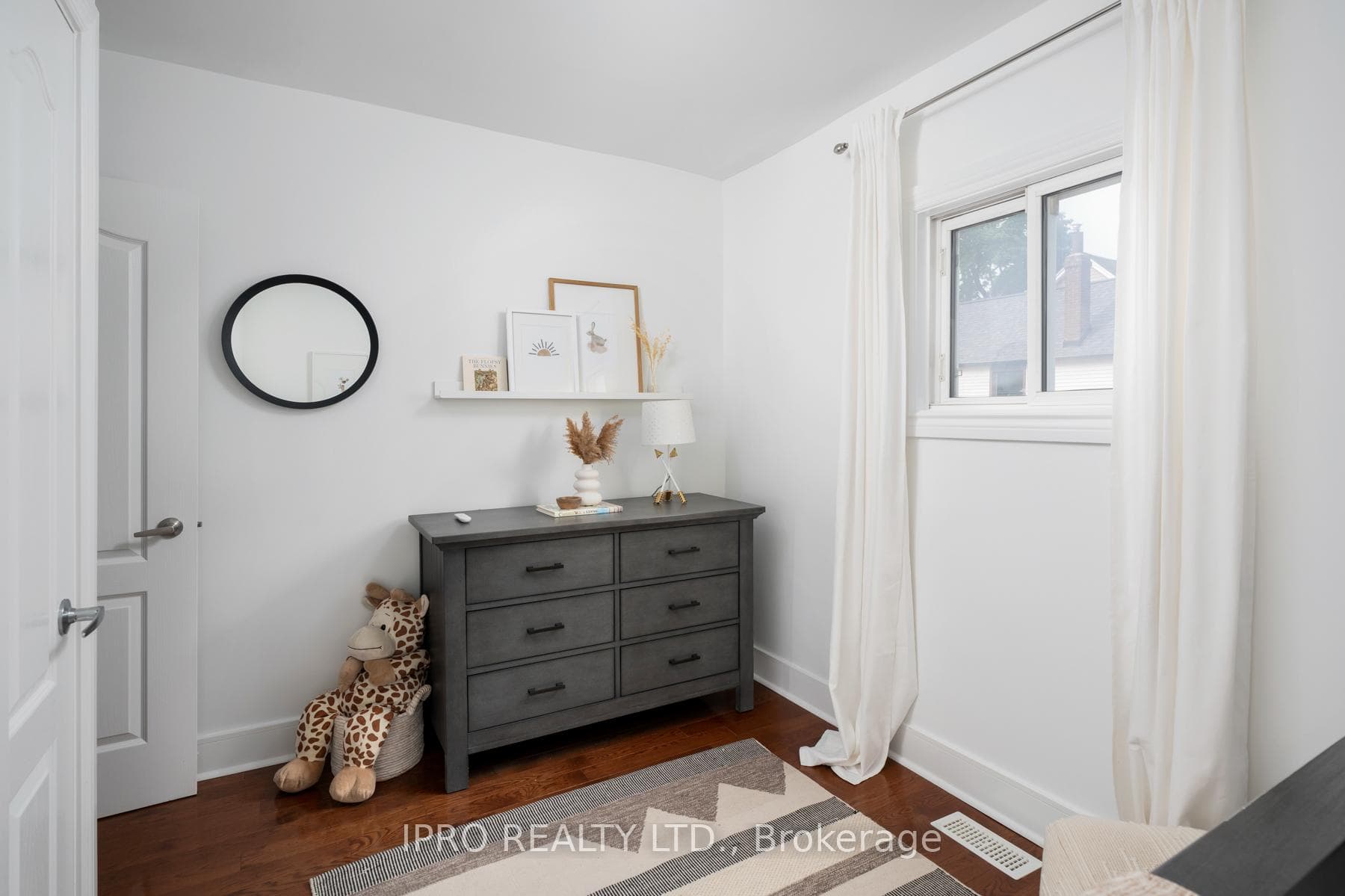 506 Pape Avenue photo 27