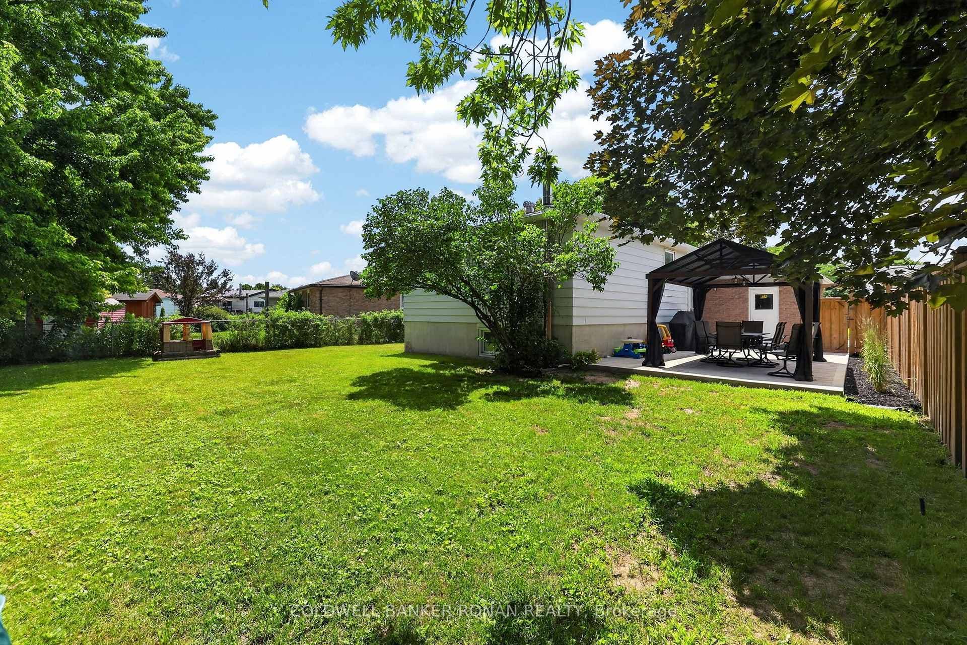 281 Tupper Boulevard photo 38