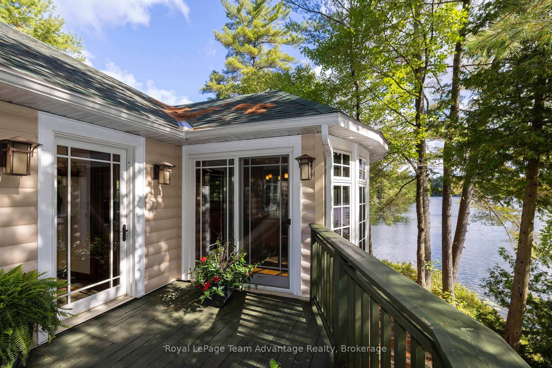Walkout from kitchen dinning area