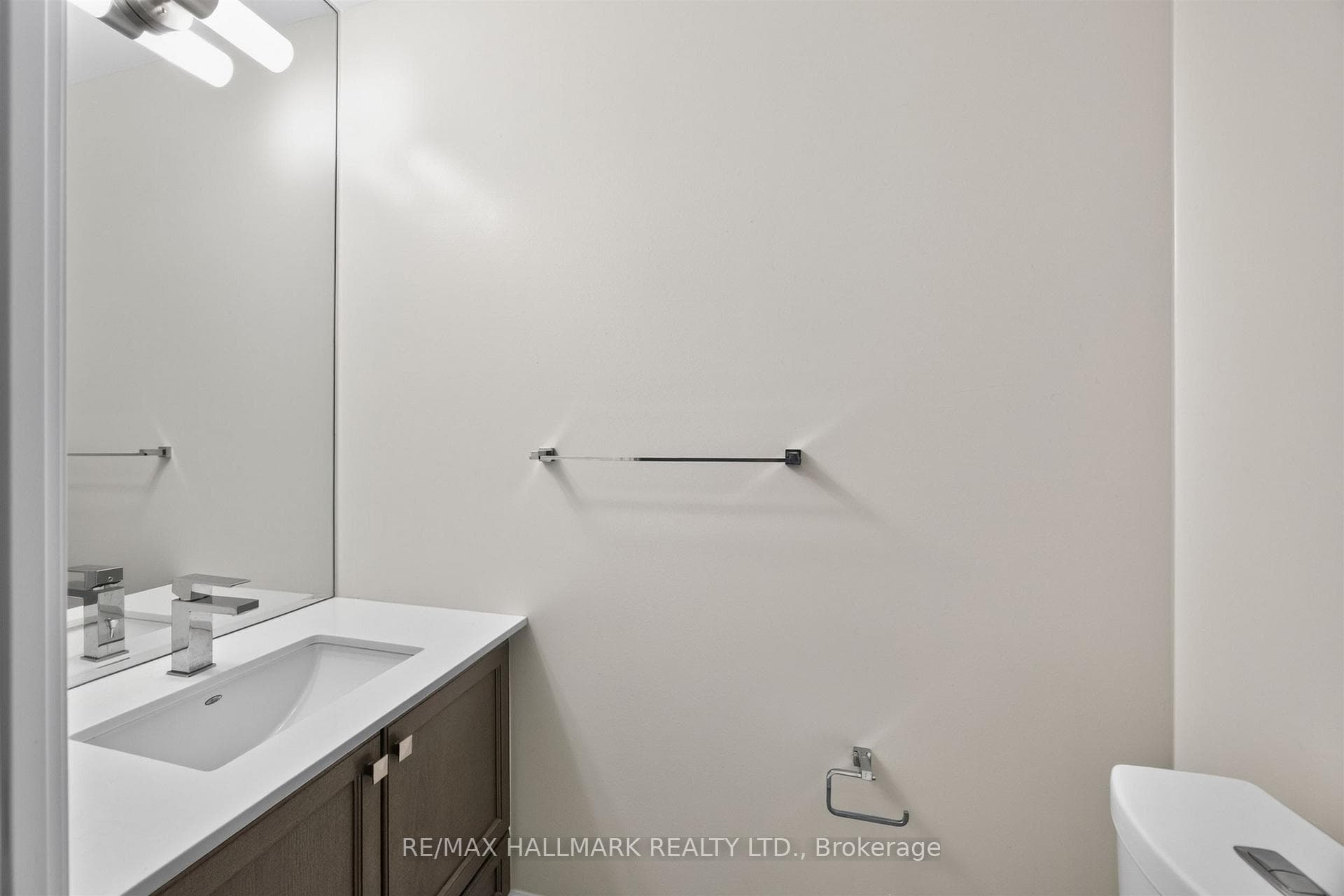 9085 Jane Street Unit 219 photo 17