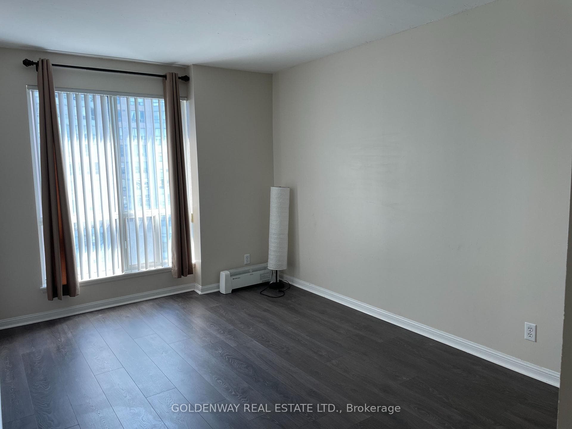18 Lee Centre Drive Unit 2011 photo 4