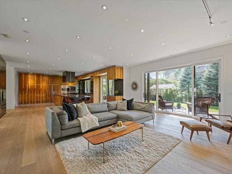 1487 Lakeshore Road photo 14