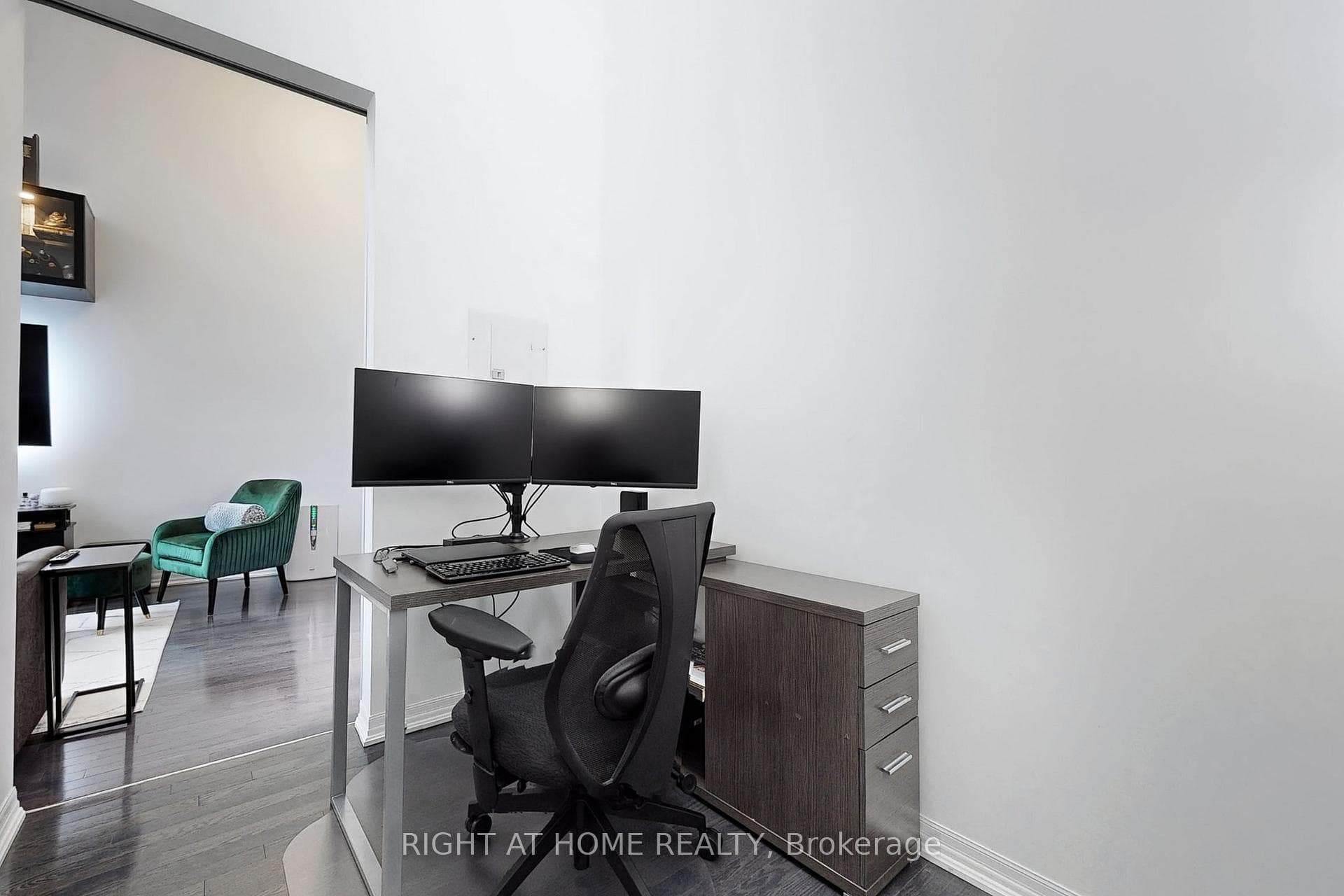 770 Bay Street Unit 201 photo 22