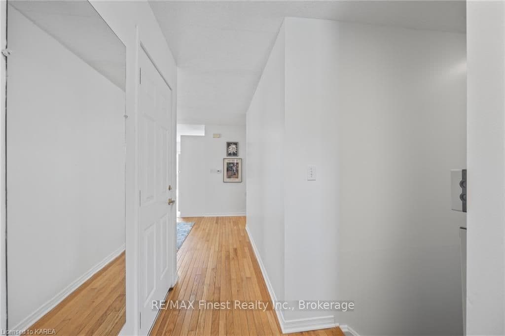 413 DAVIS Drive photo 9