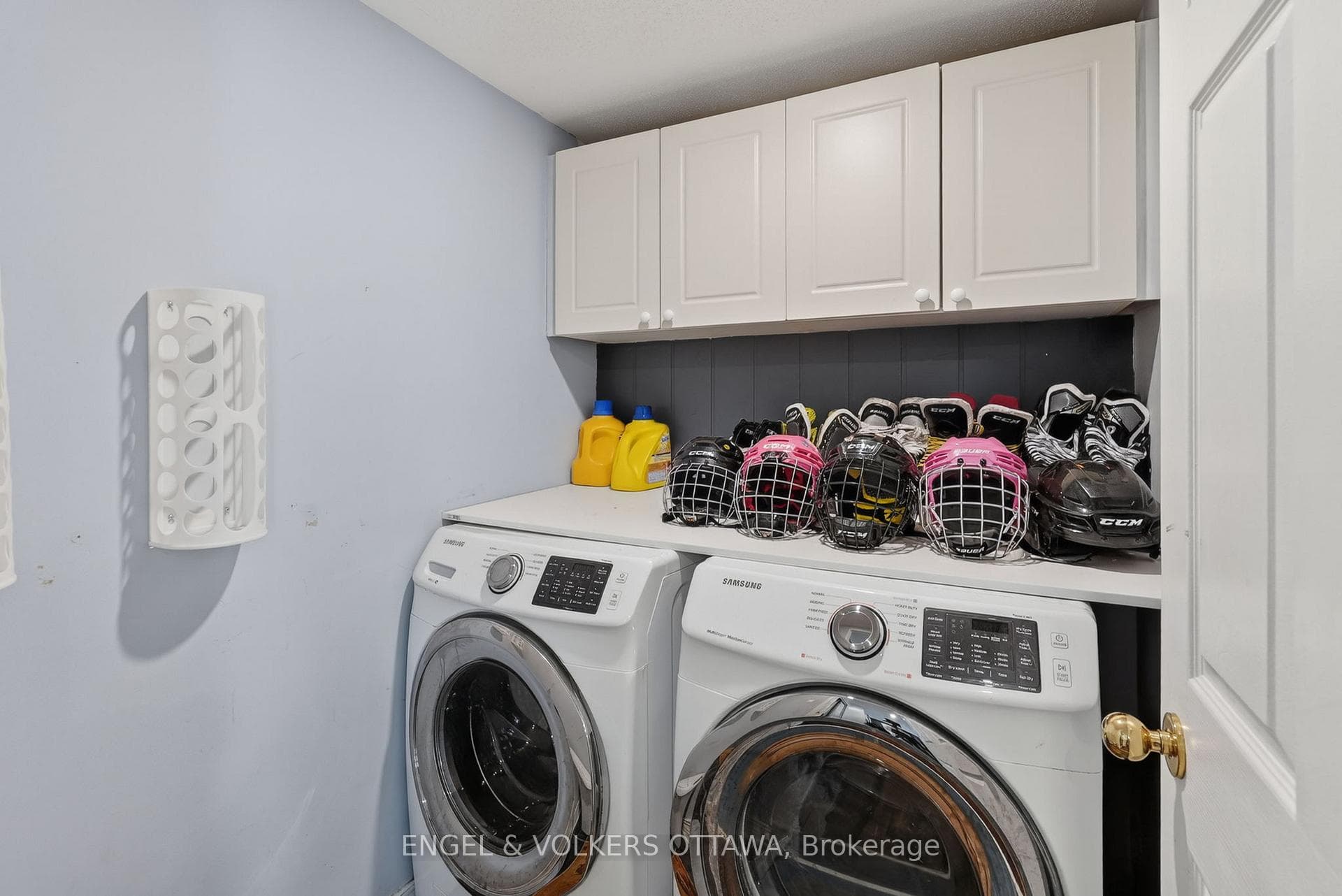 1033 Como Crescent photo 12