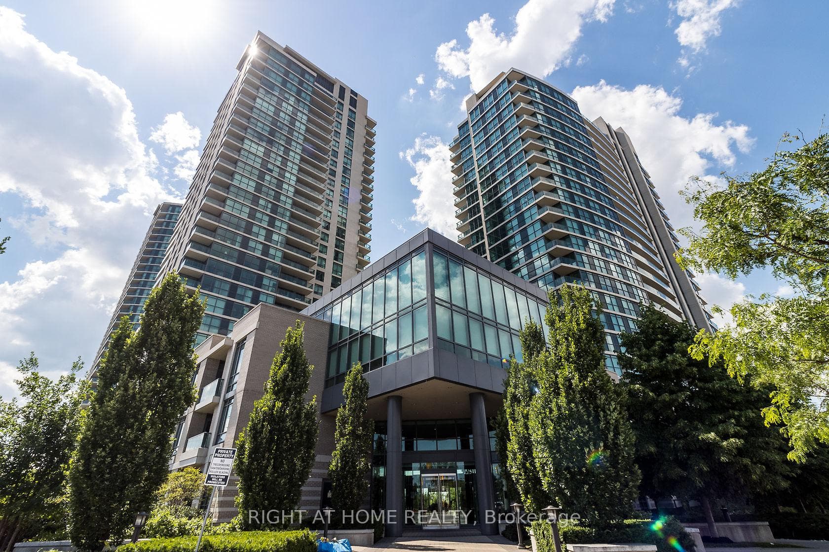 215 Sherway Gardens Road Unit 2805 photo 1