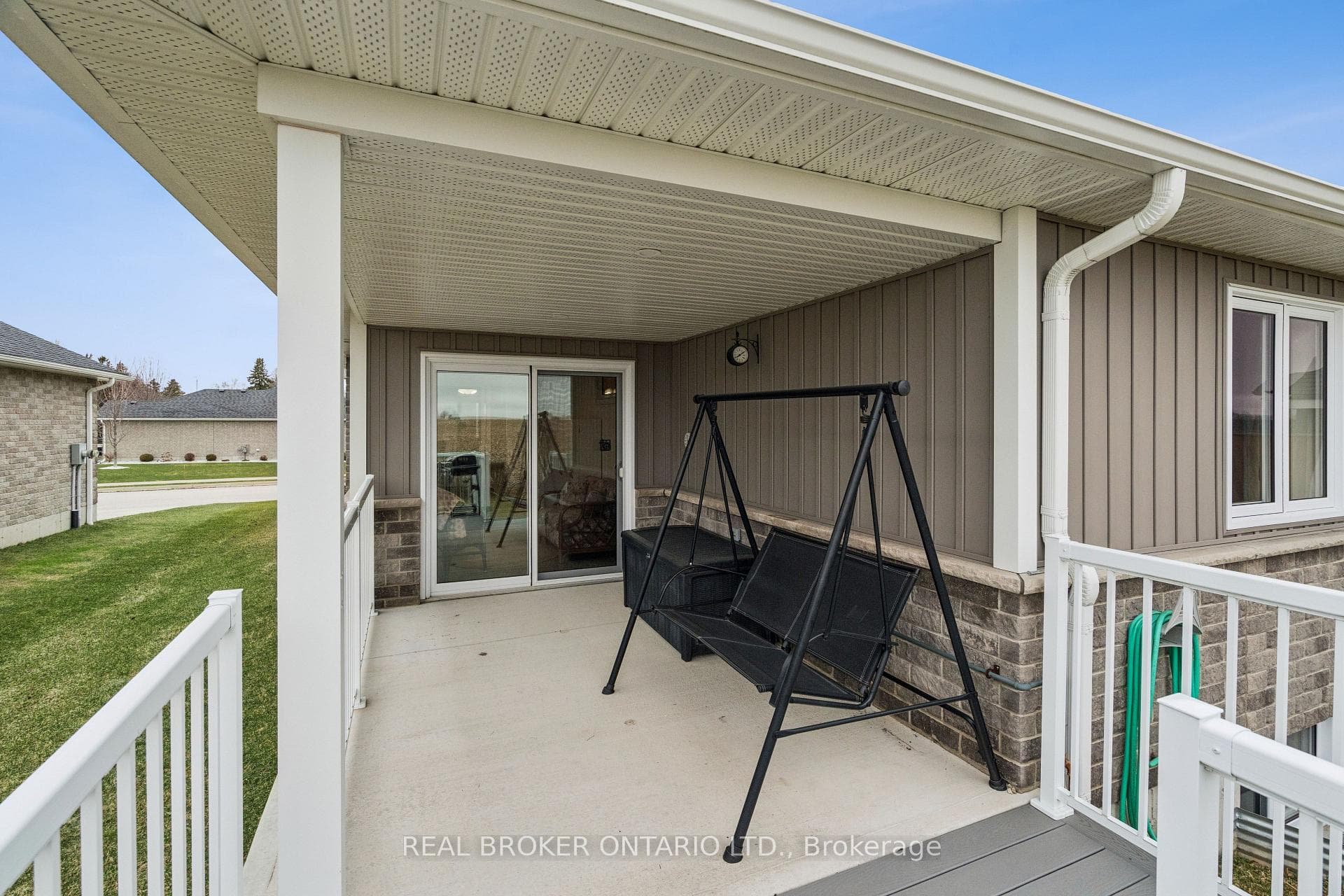 480 Grand Trunk Street photo 34