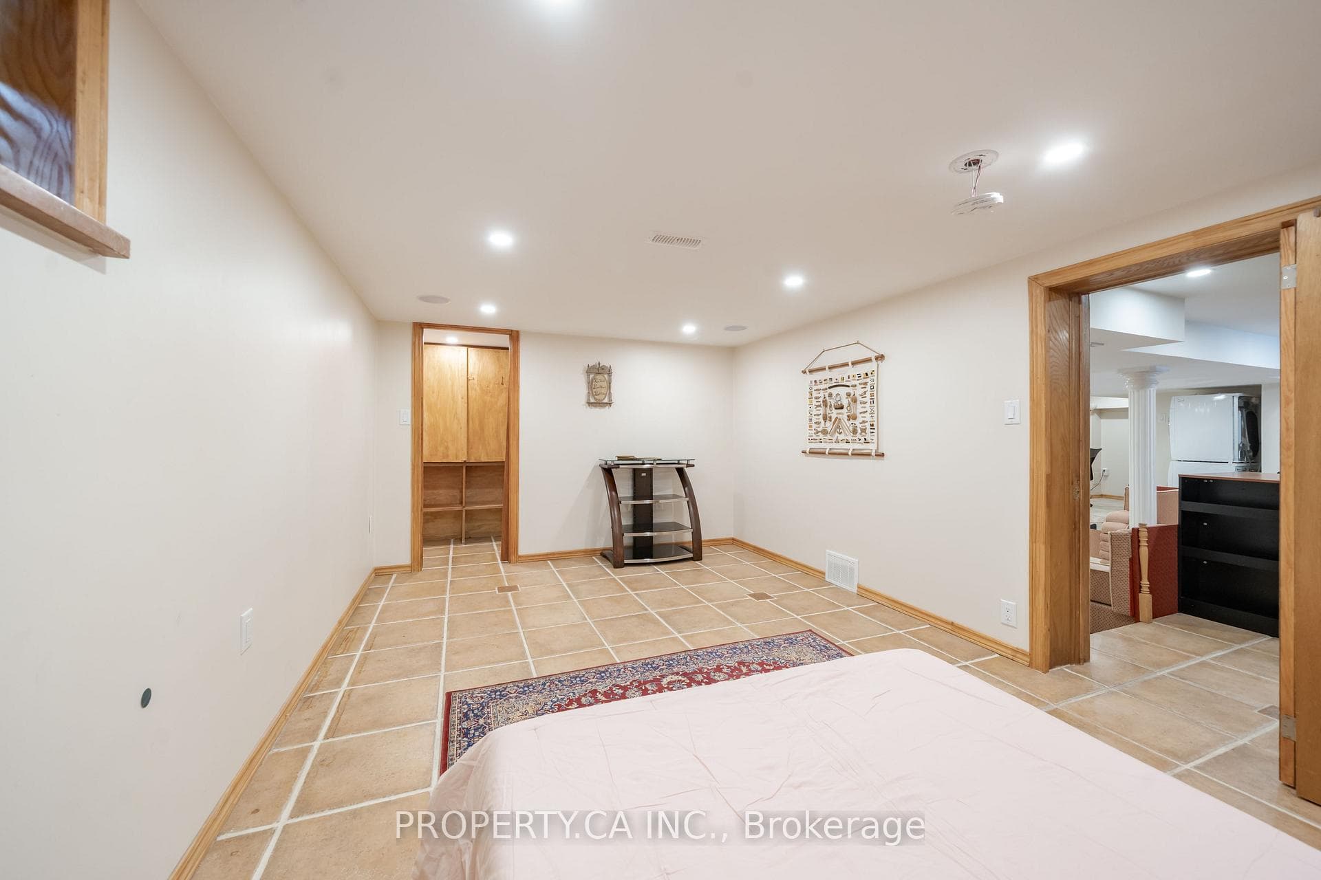 300 East Avenue Unit Lower photo 12