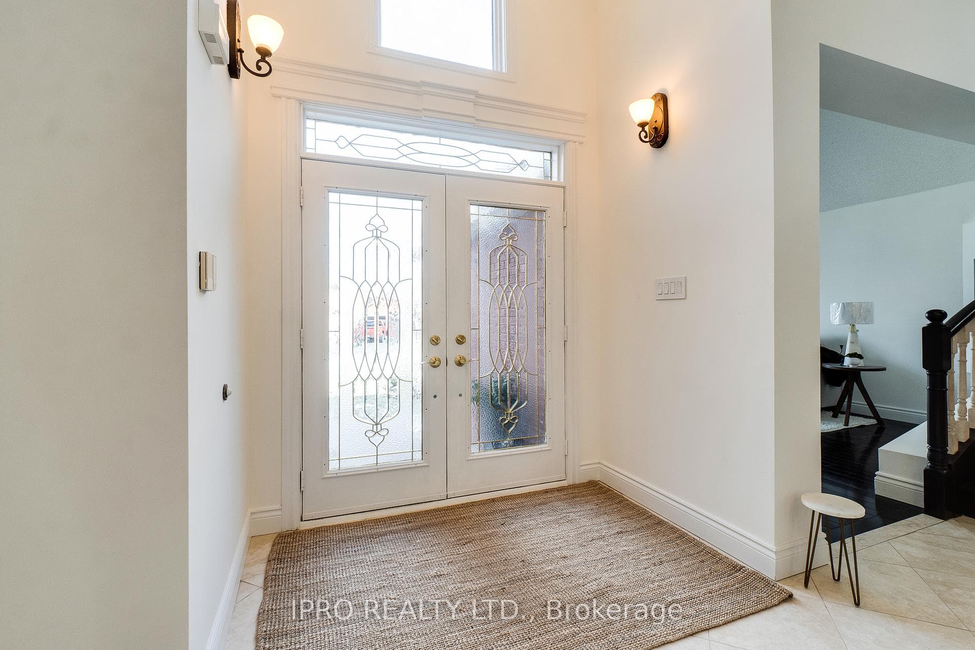 1 Gollop Crescent photo 3