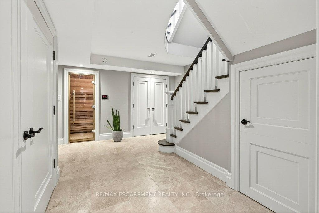 195 Pomona Avenue photo 35