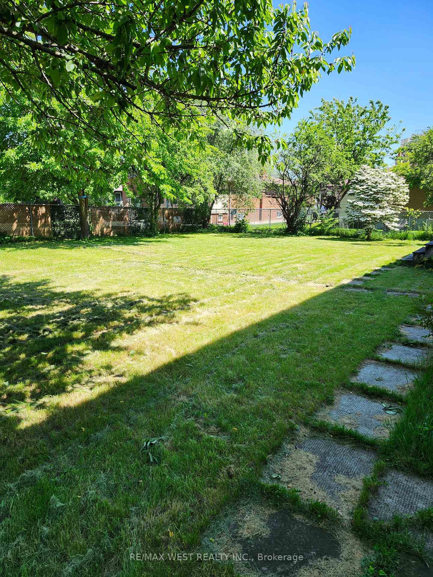 35 Windsor Road photo 5