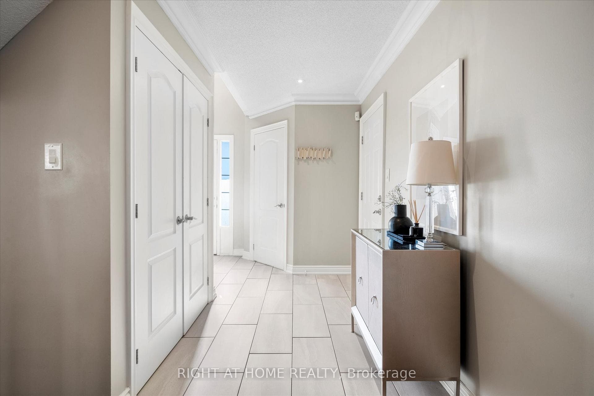 48 Beachgrove Crescent photo 5