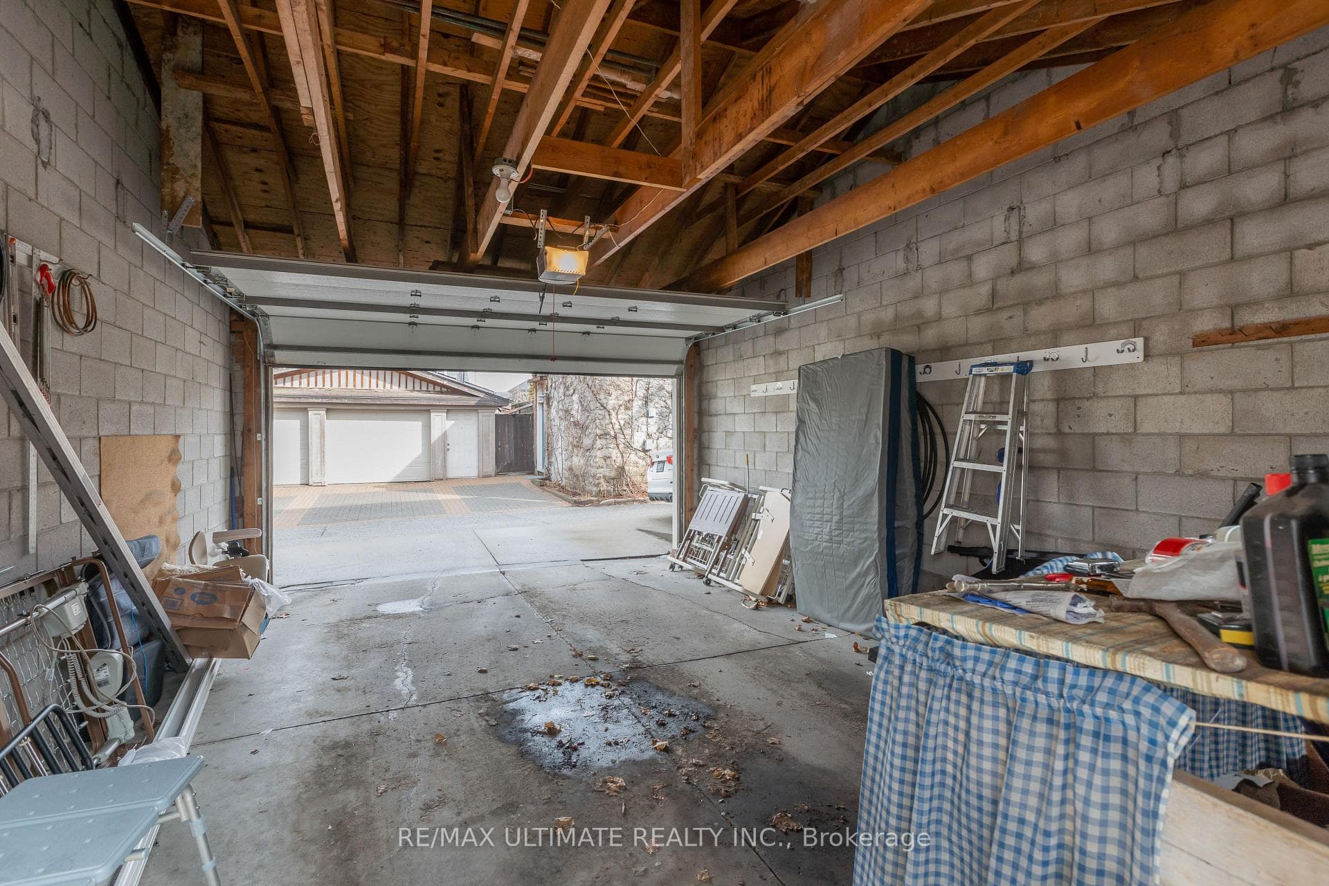 116 Ascot Avenue photo 38