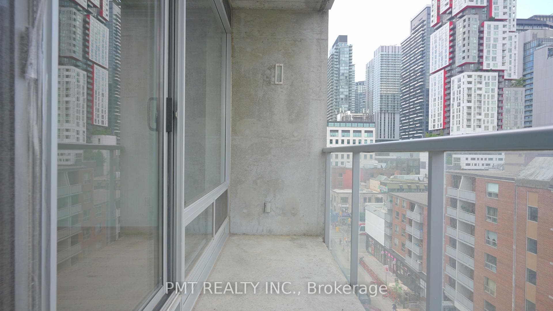 169 John Street Unit 803 photo 18