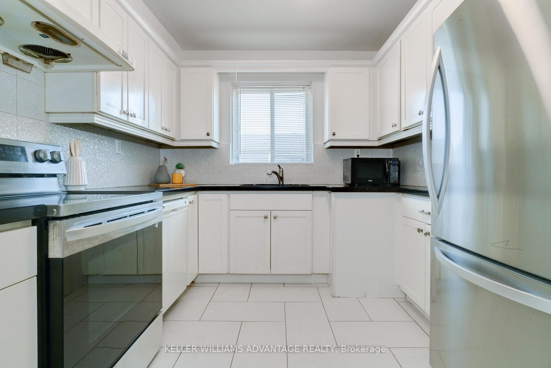 16 Droxford Avenue photo 10