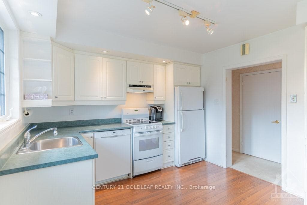 730 HAMLET Road photo 11