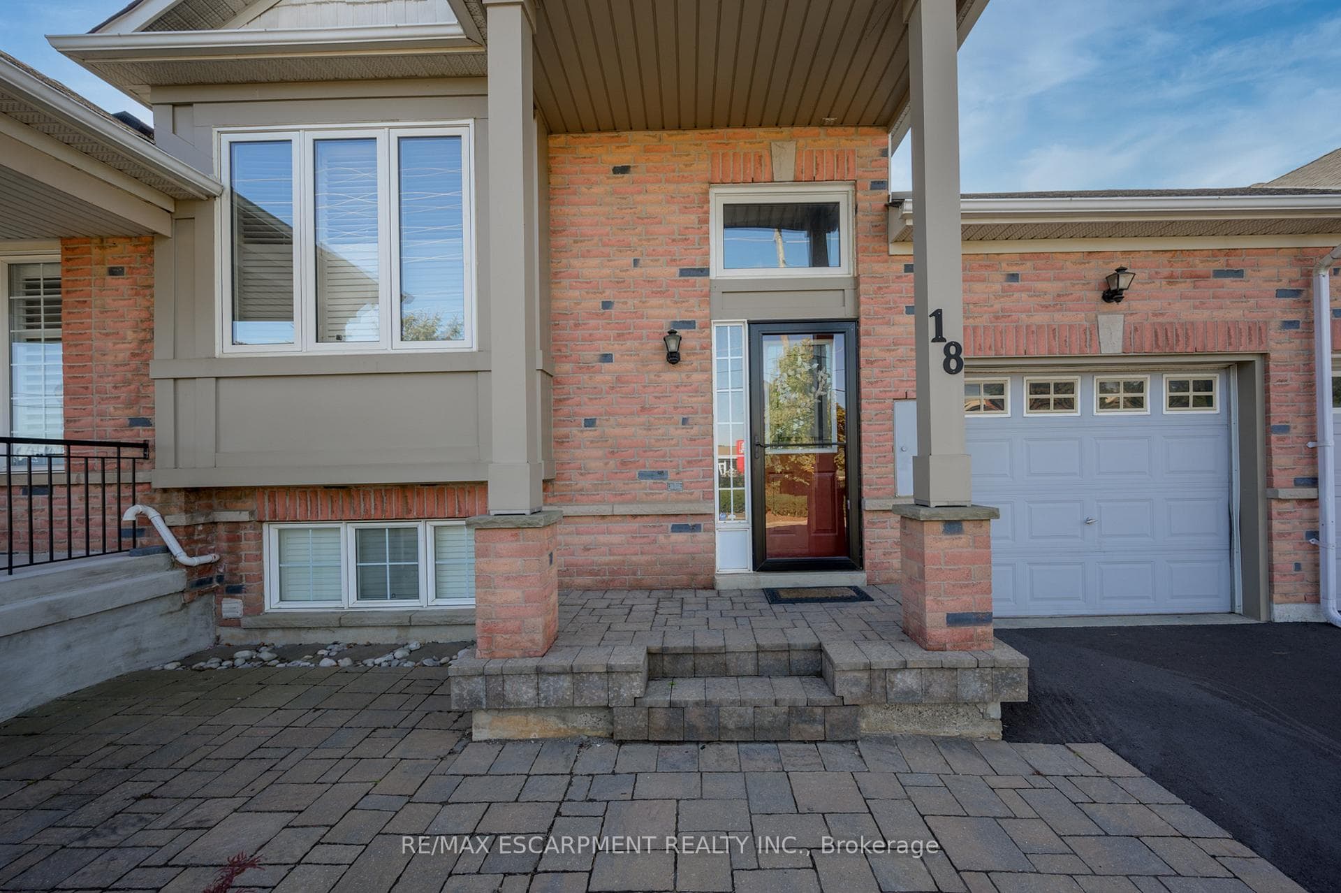2243 TURNBERRY Road Unit 18 photo 2