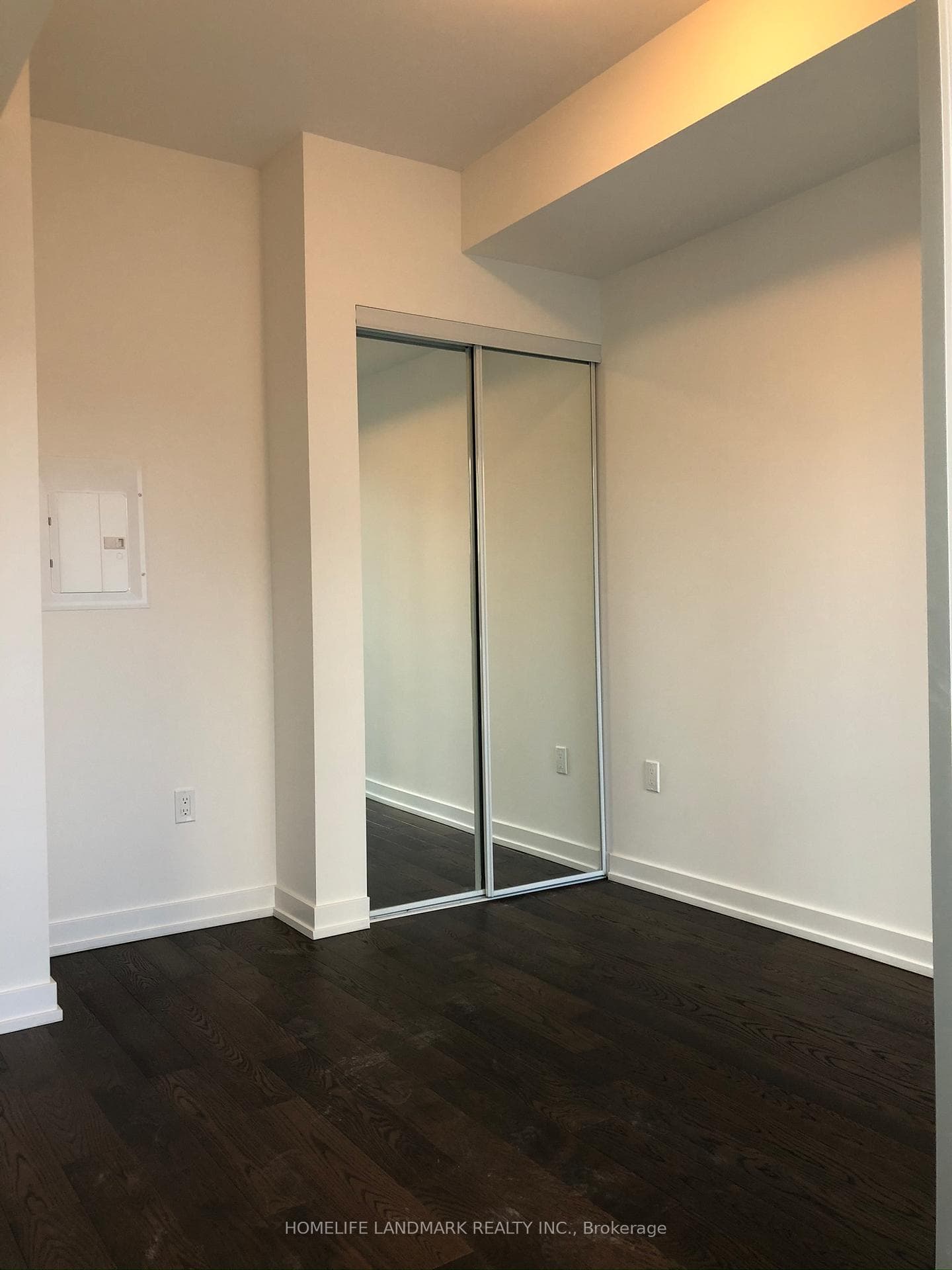1 Yorkville Avenue Unit 604 photo 5