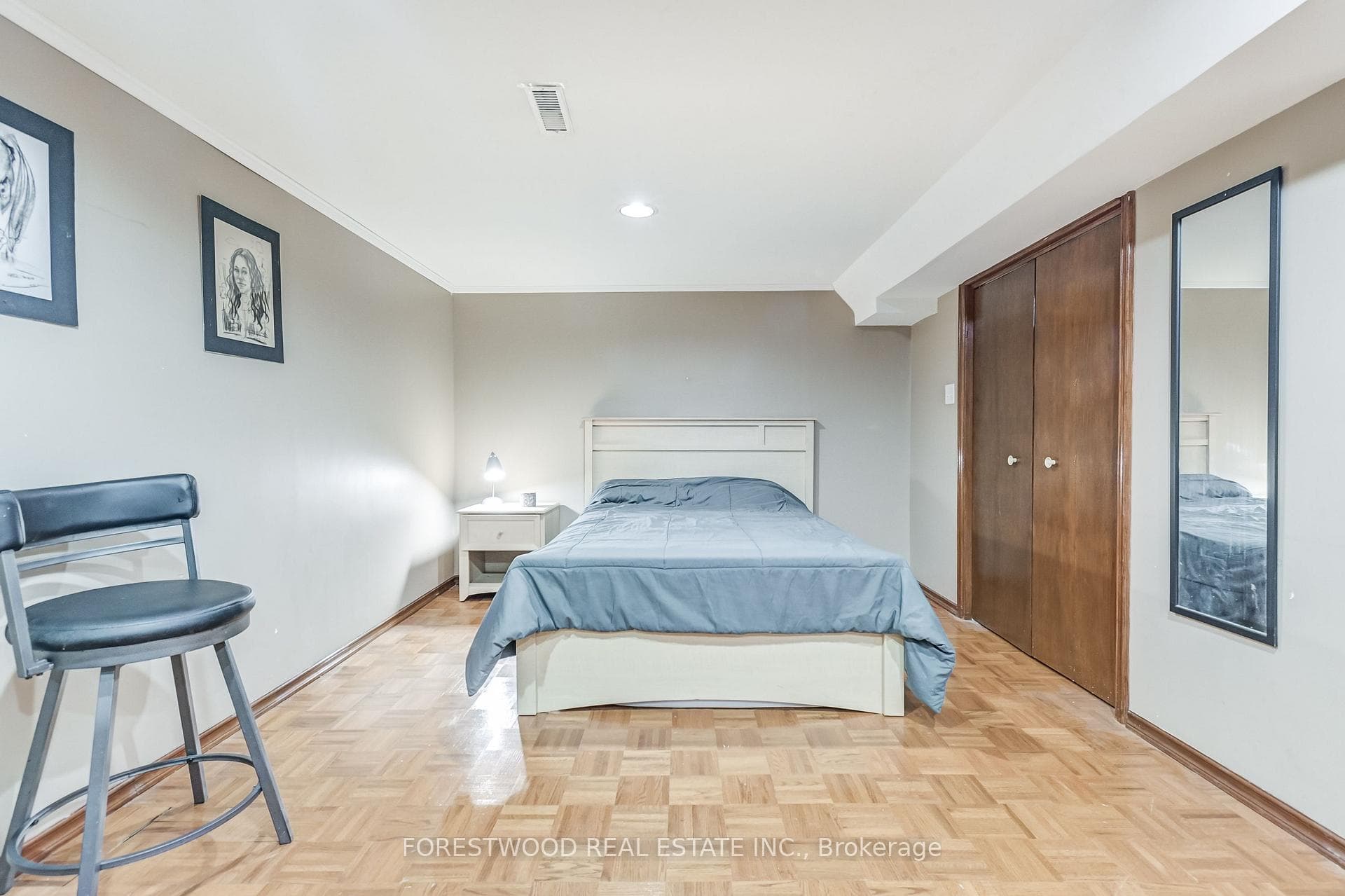 672 Bookham Crescent photo 28