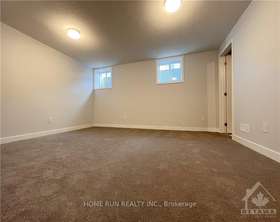 352 CROSSWAY Terrace photo 21