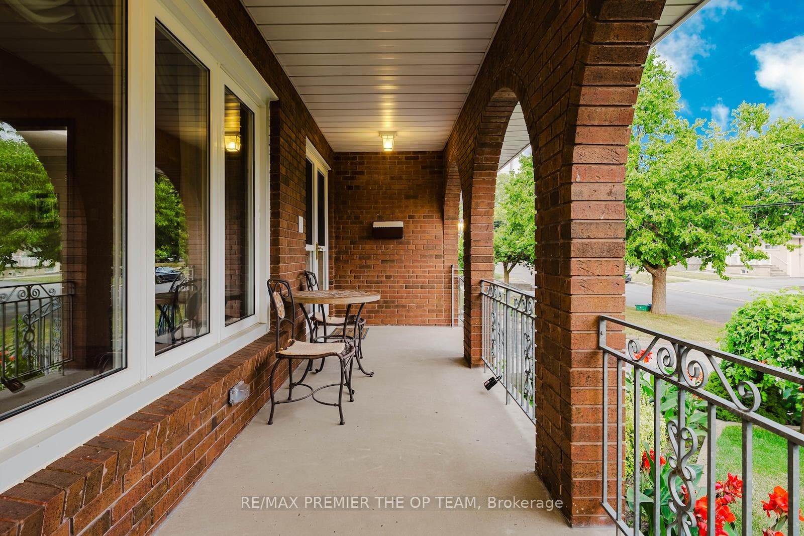 142 Gracefield Avenue photo 4