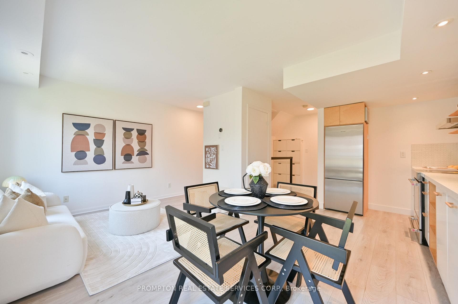 18 Laidlaw Street Unit 1030 photo 9