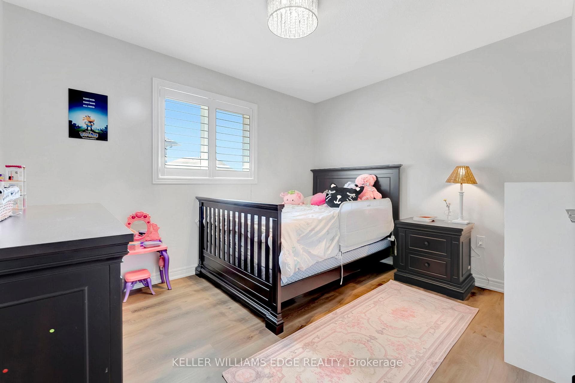 221 Echovalley Drive photo 19