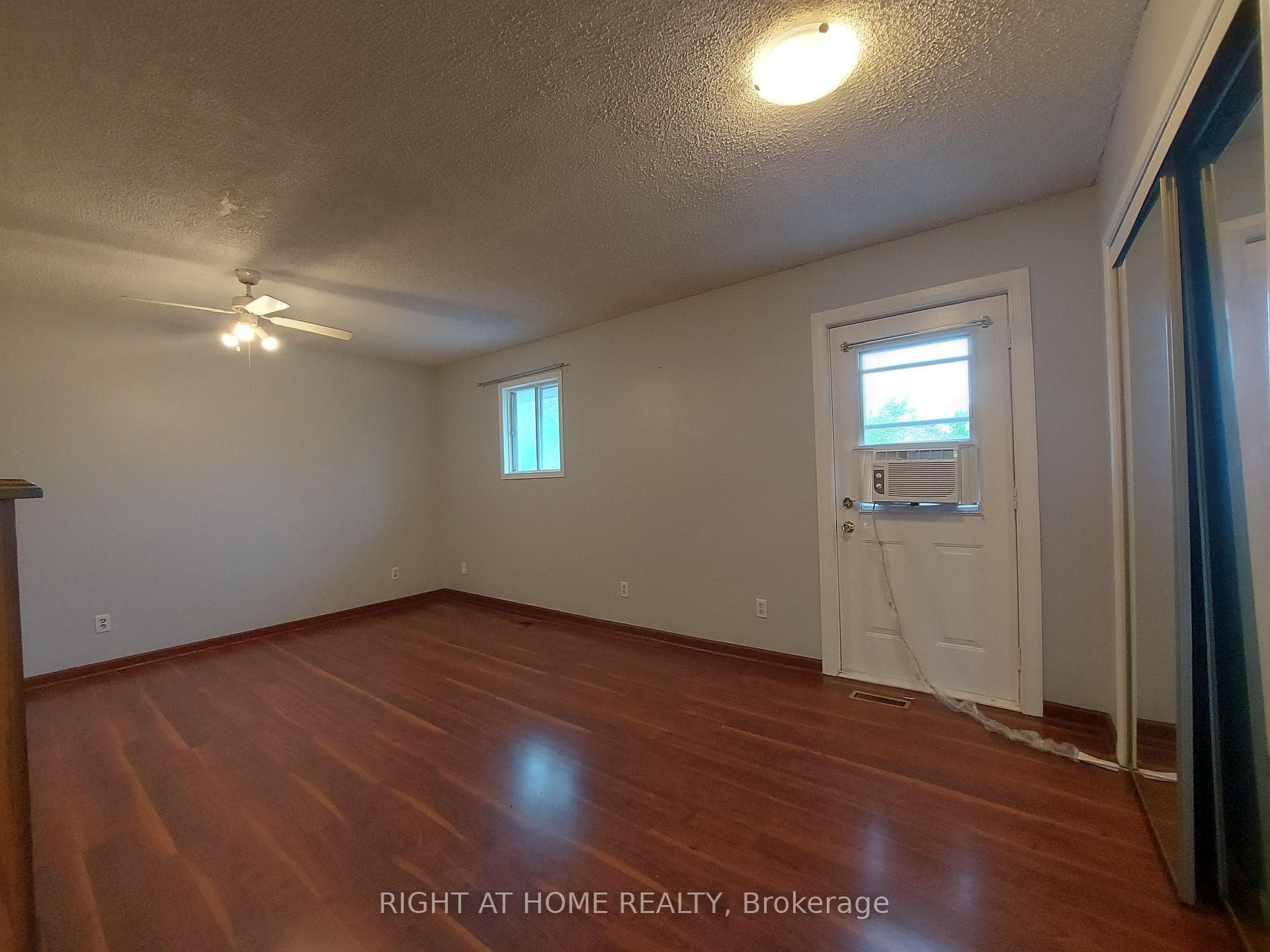 1659 Penley Road photo 11