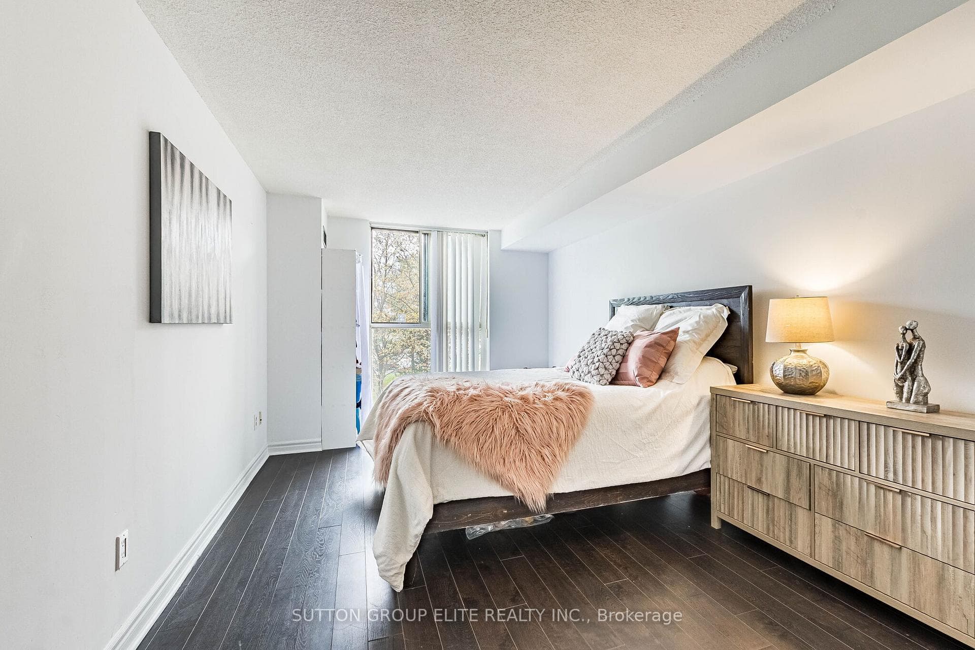 2091 Hurontario Street Unit 307 photo 32