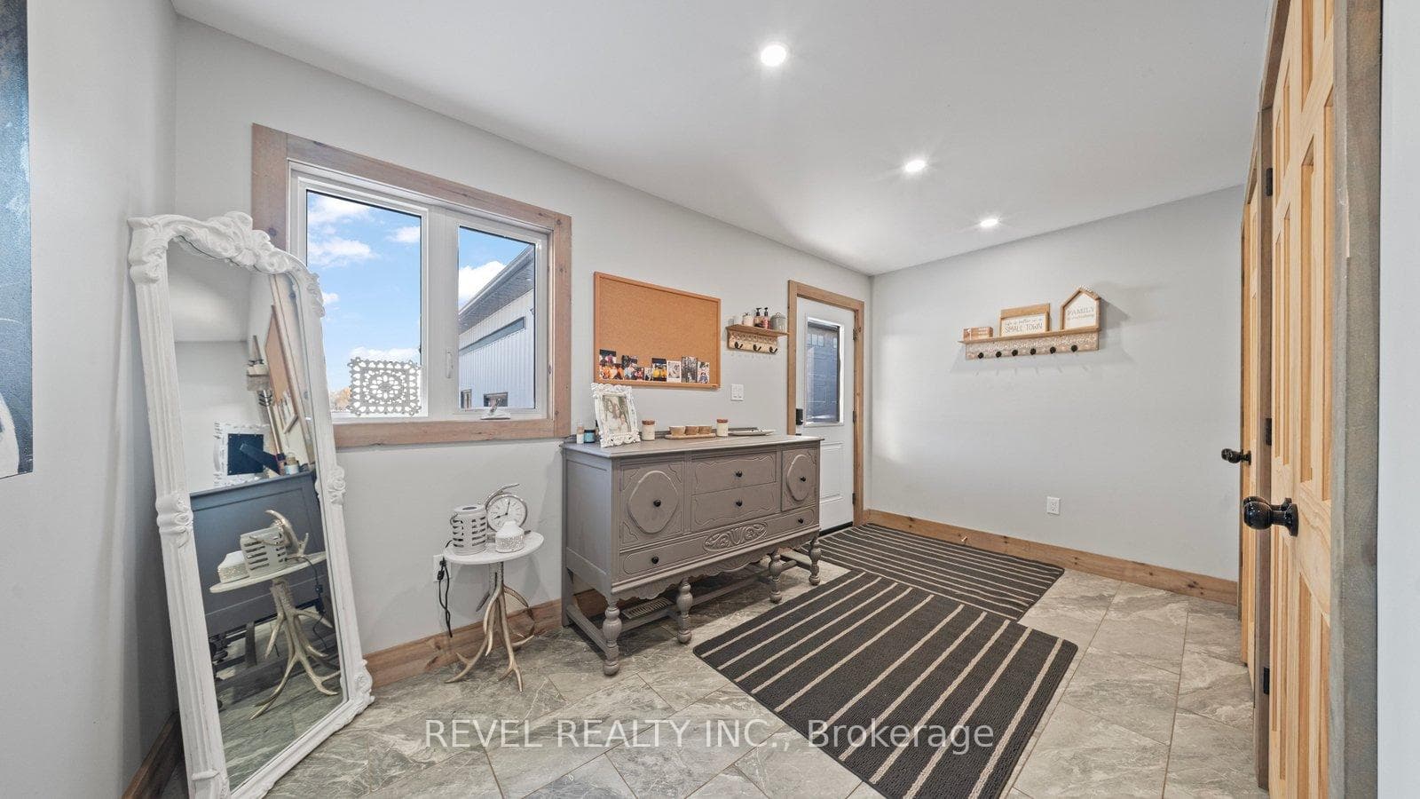 6 Kings Lane photo 22