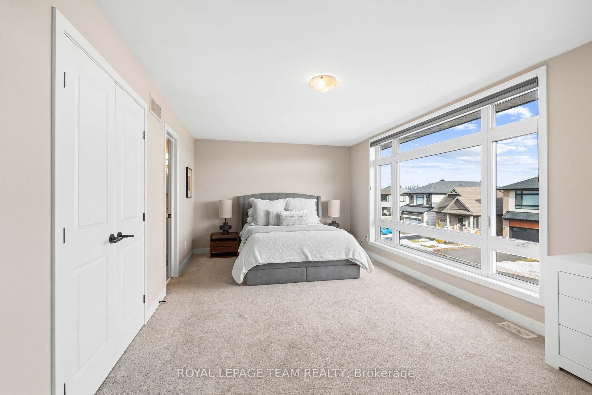 210 TAURUS Place photo 21