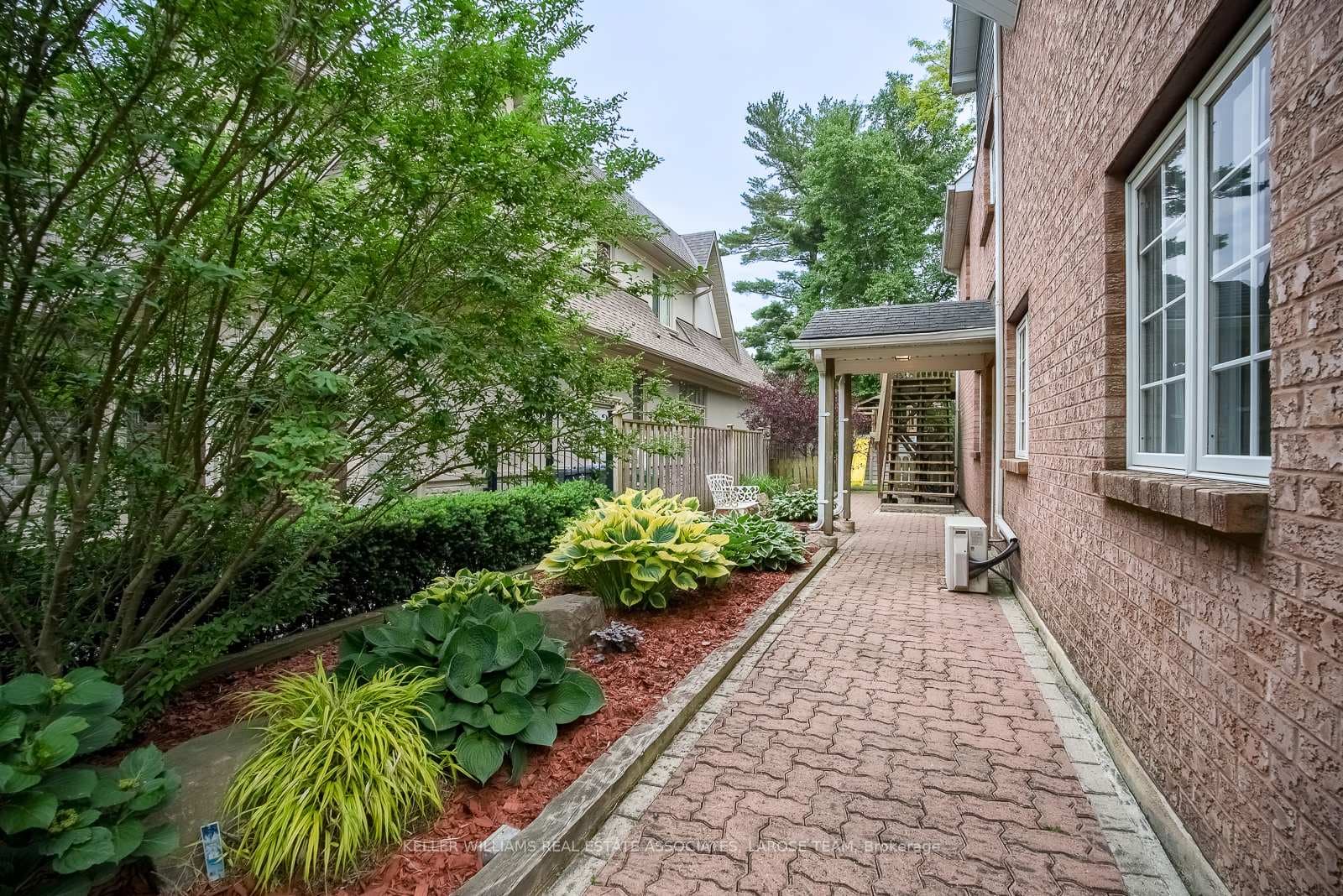 58 Veronica Drive photo 32