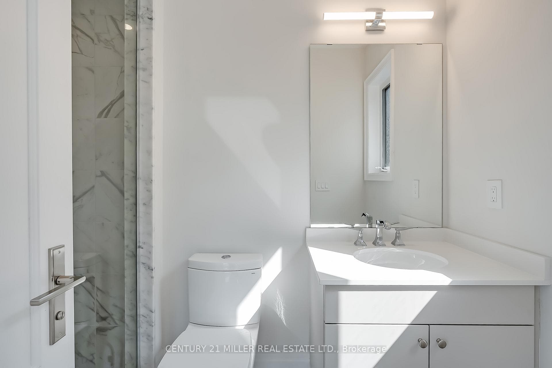 2328 Charles Cornwall Avenue photo 23