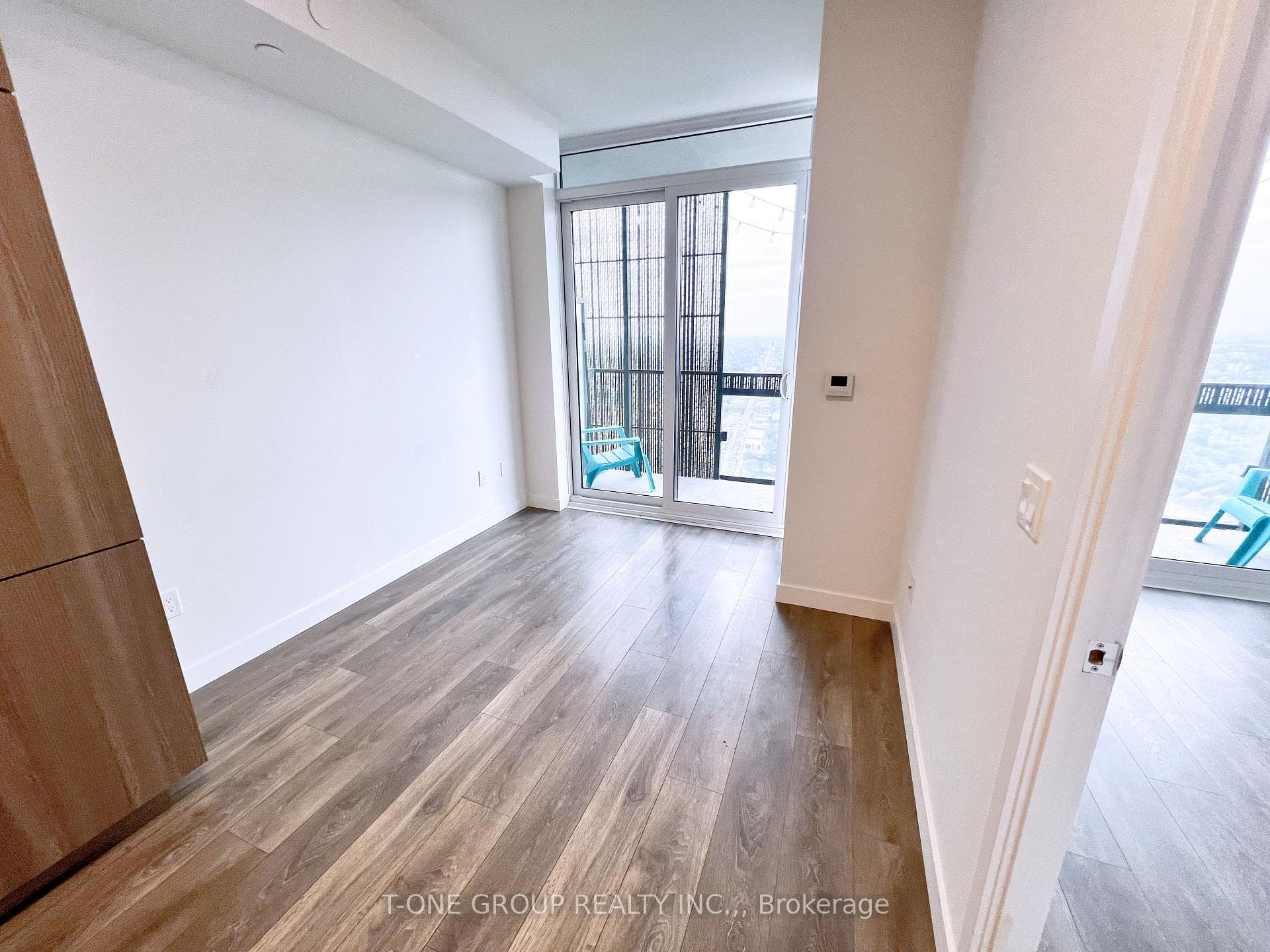 8 Eglinton Avenue Unit 5304 photo 5