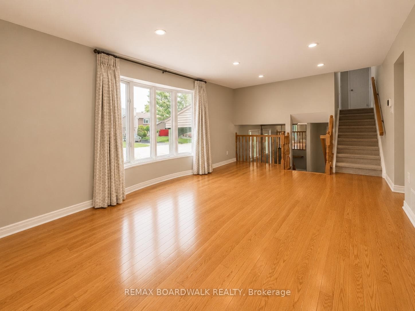 22 BARTLEY Crescent photo 17