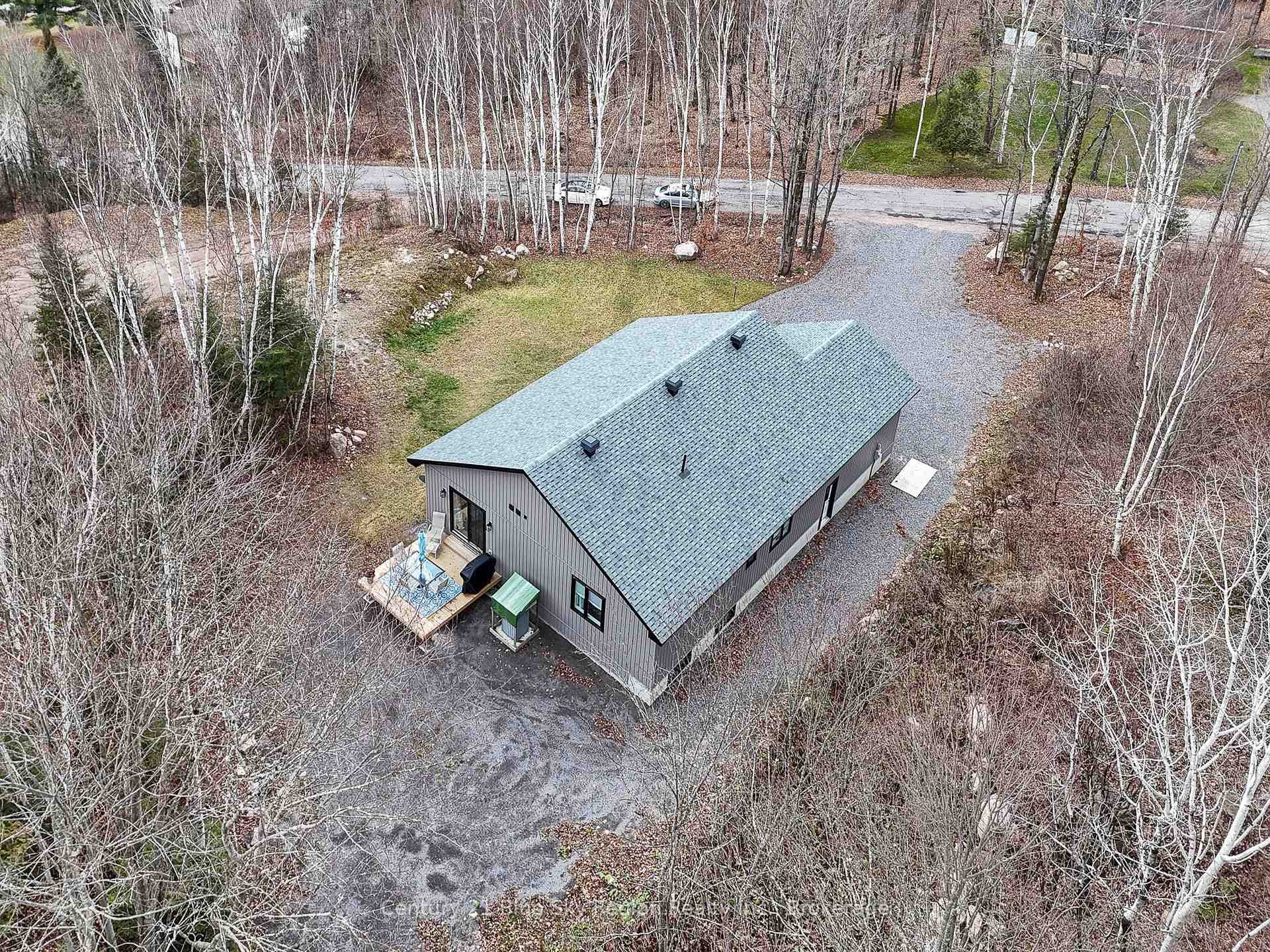 104 GREENWOOD Drive photo 45