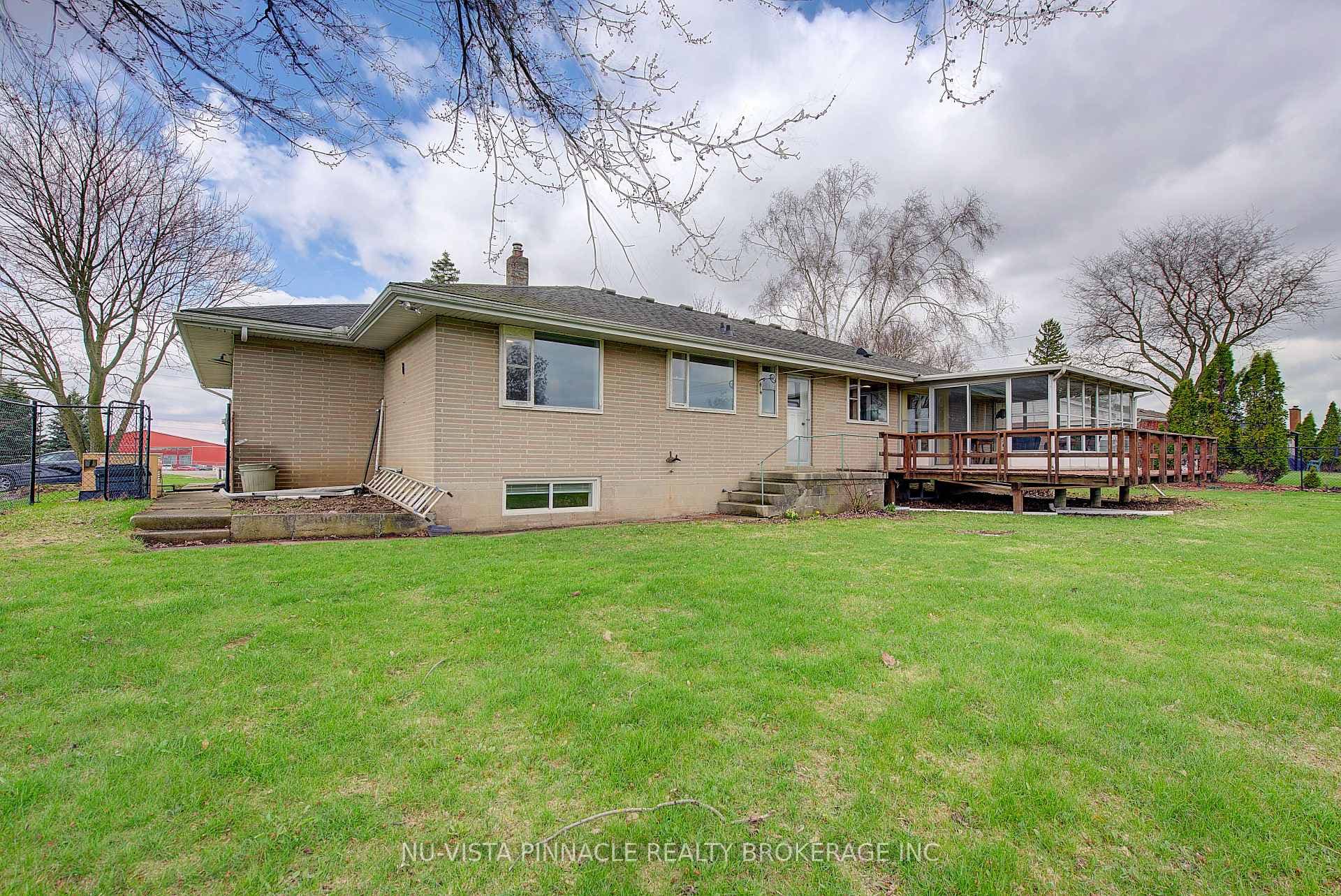 21752 Richmond Street photo 40