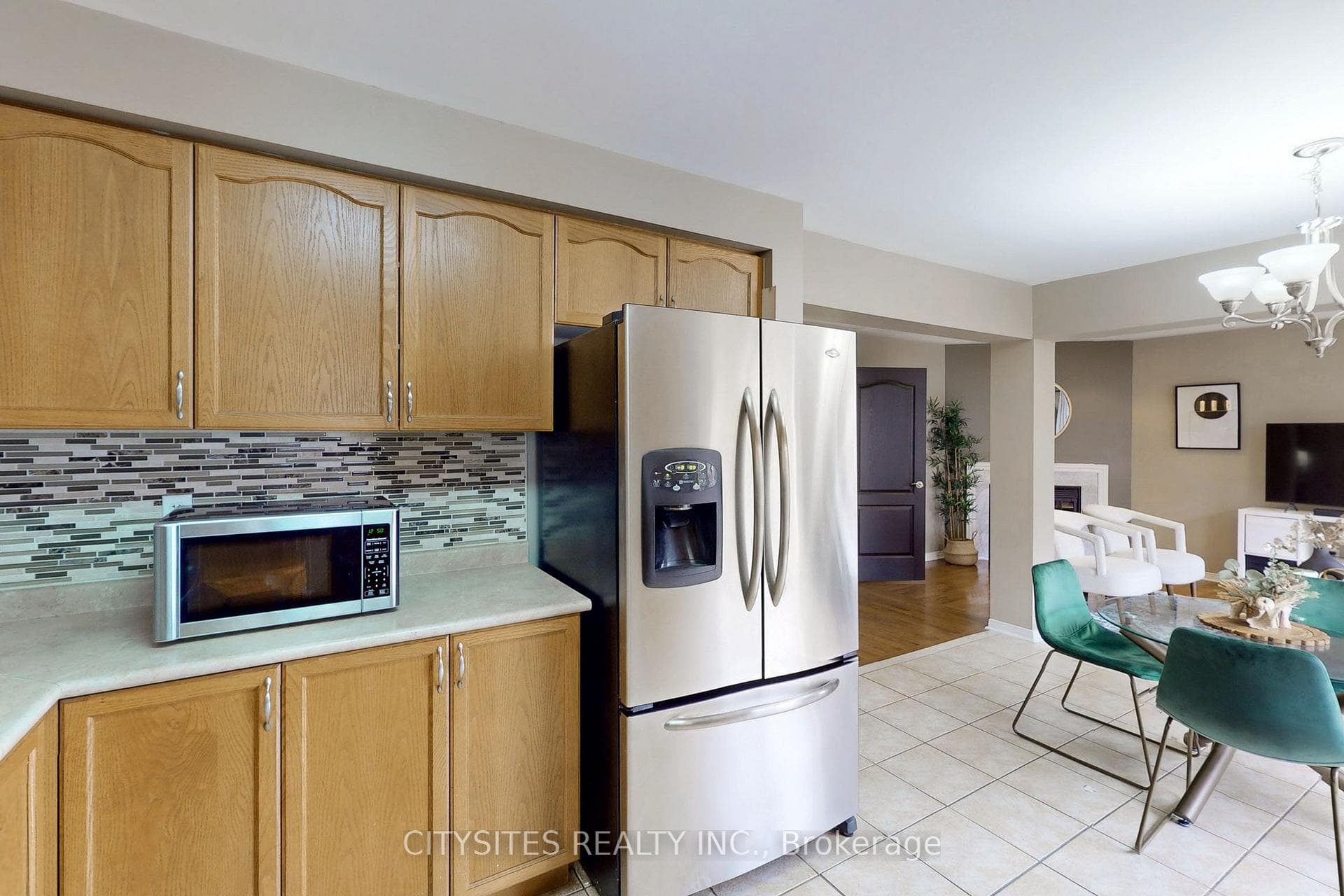 124 Crown Victoria Drive photo 18