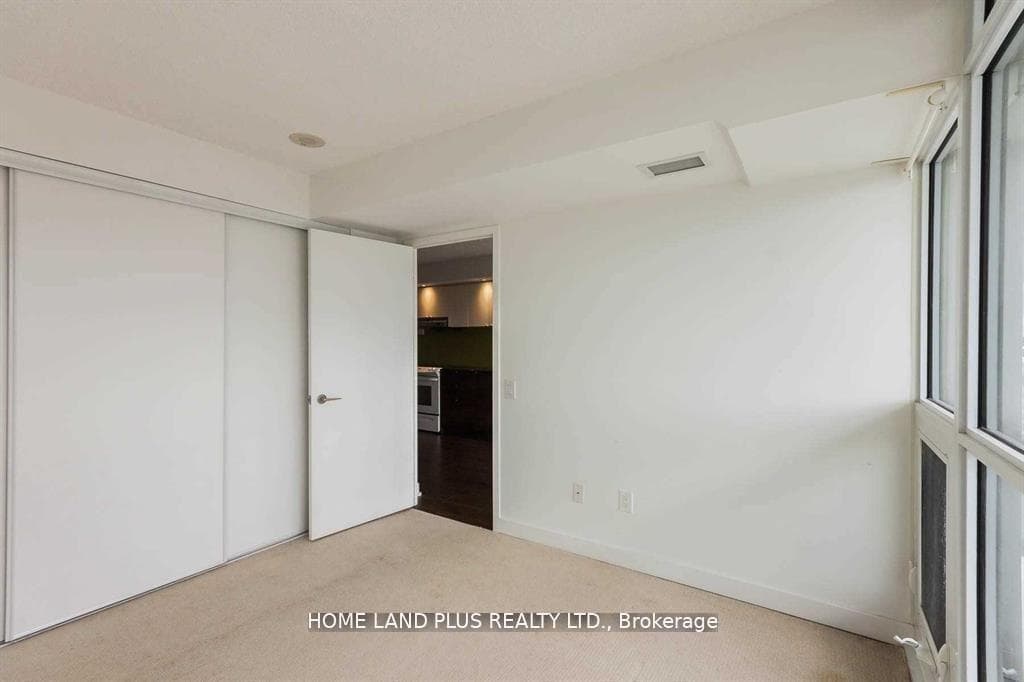 121 Mcmahon Drive Unit 1507 photo 16
