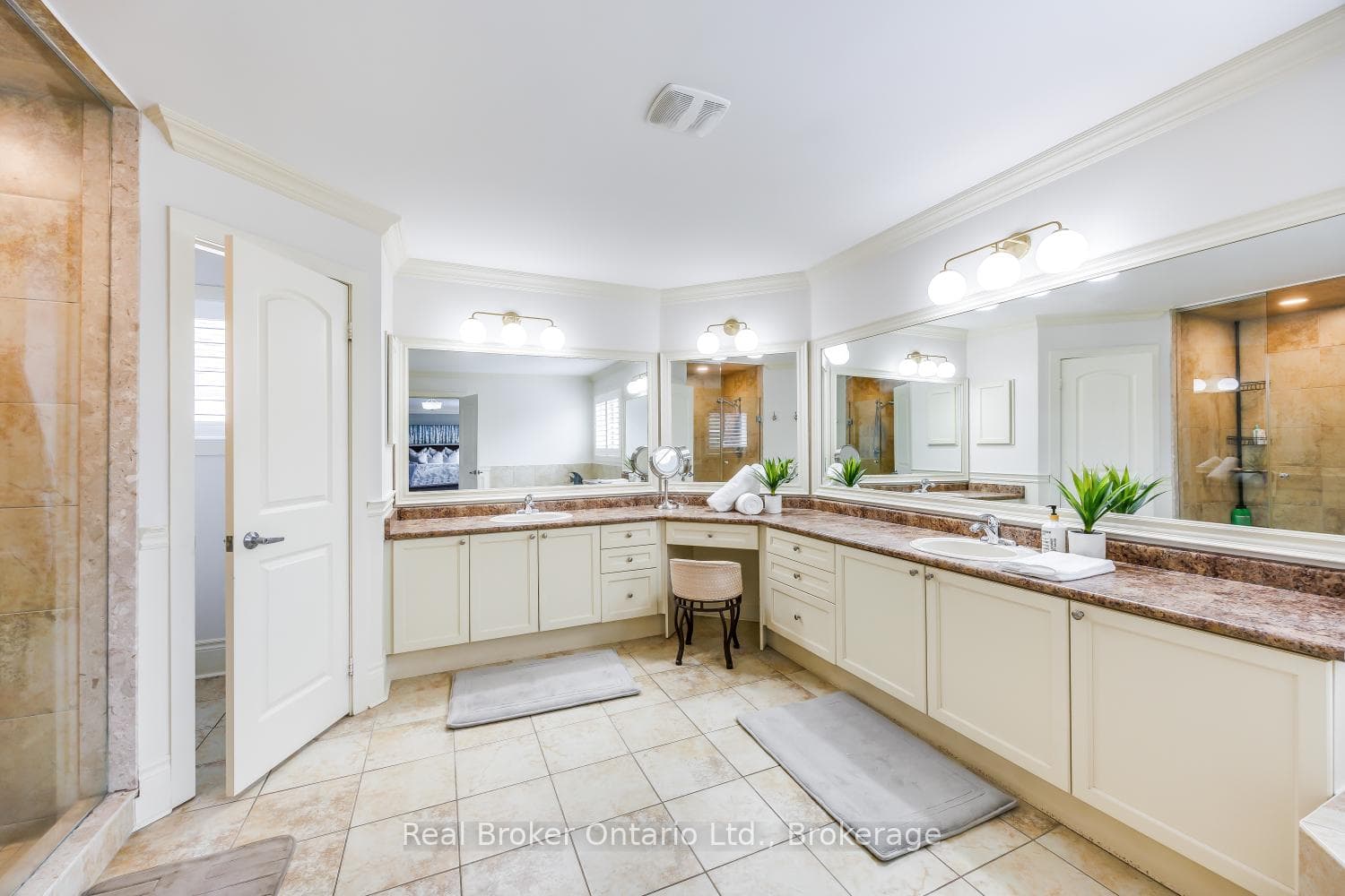 52 Brough Court photo 27