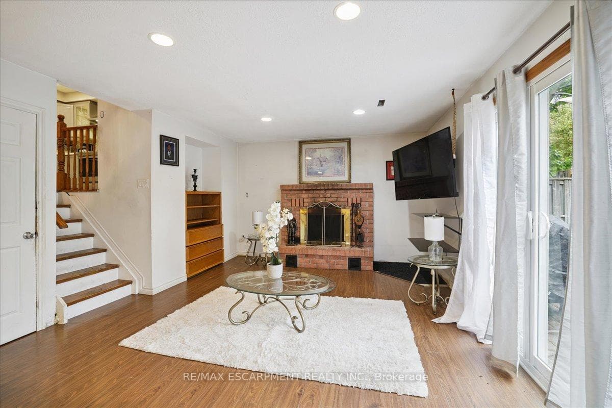 1582 Riley Avenue photo 22