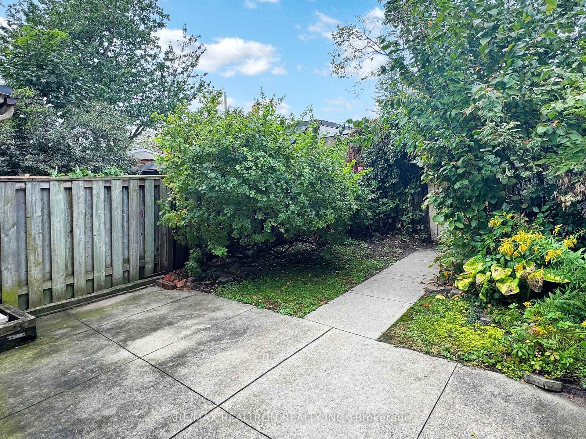 10 Lindsey Avenue photo 37