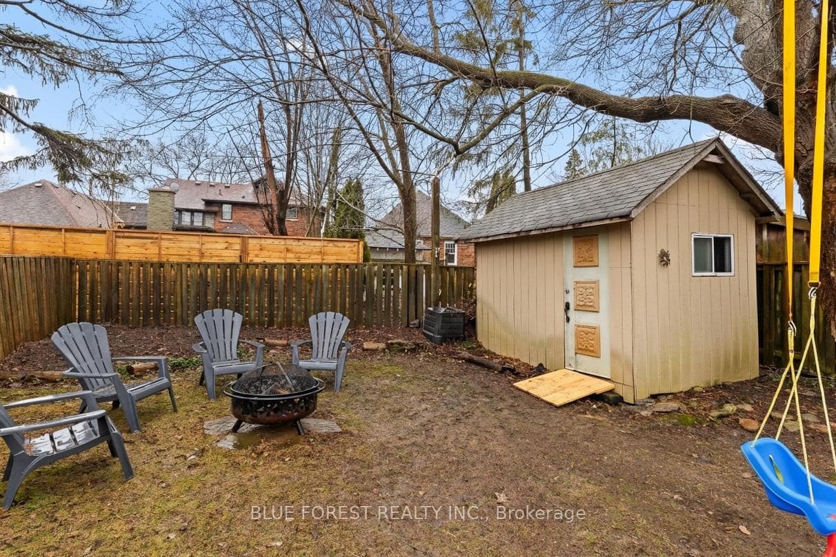 325 Emery Street photo 30