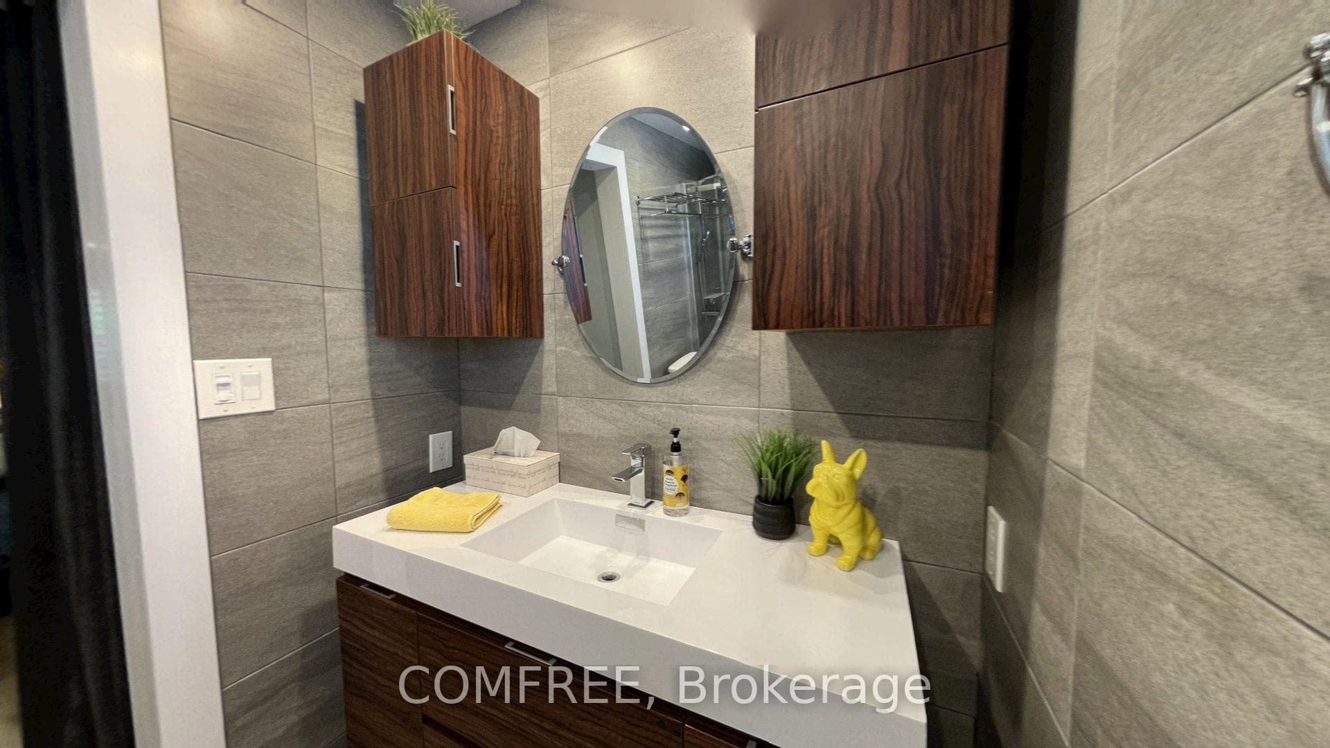 2093 Boake Street photo 13